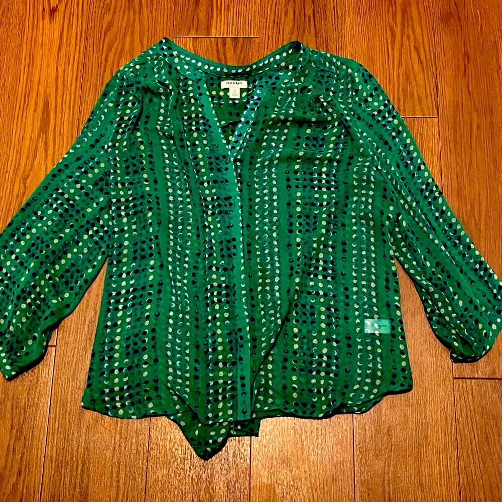 Old Navy Women’s Sheer Shirt
Size: XL